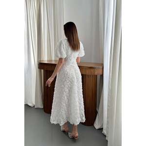 Robe blanche à motif de roses - Blanc - Product Image 6