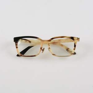 Colección Vintage de monturas ópticas elegantes gafas de cuerno de búfalo talladas para hombres y mujeres precios al por mayor artesanías naturales - Product Image 1