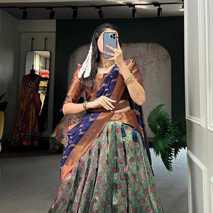 Jacquard élégant Lehenga Choli Vêtements de fête de mariage classiques pour les saisons d'hiver - Product Image 5