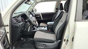 สะอาด2022 TO-Yo-TA 4_Ru_nner SR5 4WD - Product Image 3