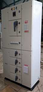 Armoire de commutation haute tension fiable avec compteurs de panneau de commande de puissance d'isolation d'air pour les sous-stations - Product Image 2