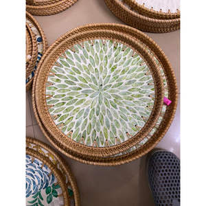 Bandeja de Ratán Hecha a Mano con Incrustaciones Artísticas de Conchas para Decoración del Hogar de Primera Calidad, Vietnam - Product Image 4