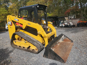 Cargador Compacto CAT 239D3 Nuevo de Alta Calidad, Tracción en las 4 Ruedas, Carga Nominal, Cargador Frontal con Brazo de Carga, Rodamiento Central - Product Image 2