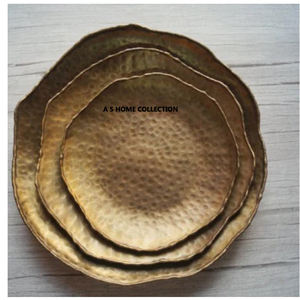 Elegante bandeja de servicio con diseño de forma de barco con metal hecho a mano chapado en oro para suministros de restaurantes y decoración de bodas - Product Image 2