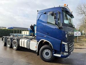 Chasis Volvo FH 500 8x4 TRIDEM OCEAN RACE EDITION Euro6, Camión Volquete con Motor Diésel de Combustión Interna - Product Image 5