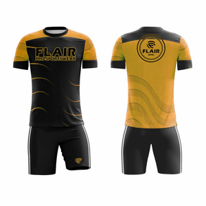 Ensembles d'uniformes de maillots de football confortables et respirants de meilleure qualité au design personnalisé Service OEM pour les jeunes joueurs de sexe masculin Coupe automatisée - Product Image 5
