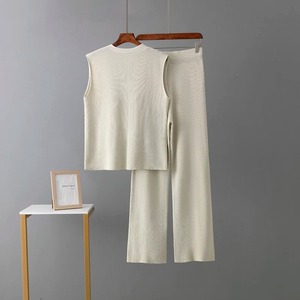 ชุดวอร์มฤดูร้อนสำหรับผู้หญิง ดีไซน์หรูหรา คอทรงโอ ตัดสีเสื้อแขนสั้น กางเกงขายาวทรงกระบอกเอวกลาง ผ้าถัก แห้งเร็ว - Product Image 6