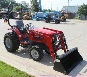 Tractor de ruedas Massey Ferguson 1529 usado - Product Image 5