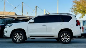 Meilleure offre Prado Diesel Automatique |   SUV de luxe à conduite à gauche |   Véhicule 4x4 toutes options - Product Image 4