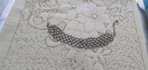 Collier ras du cou en acier inoxydable de style bohème fait sur mesure avec un motif floral et des perles complexes pour les mariages et les fêtes - Product Image 5