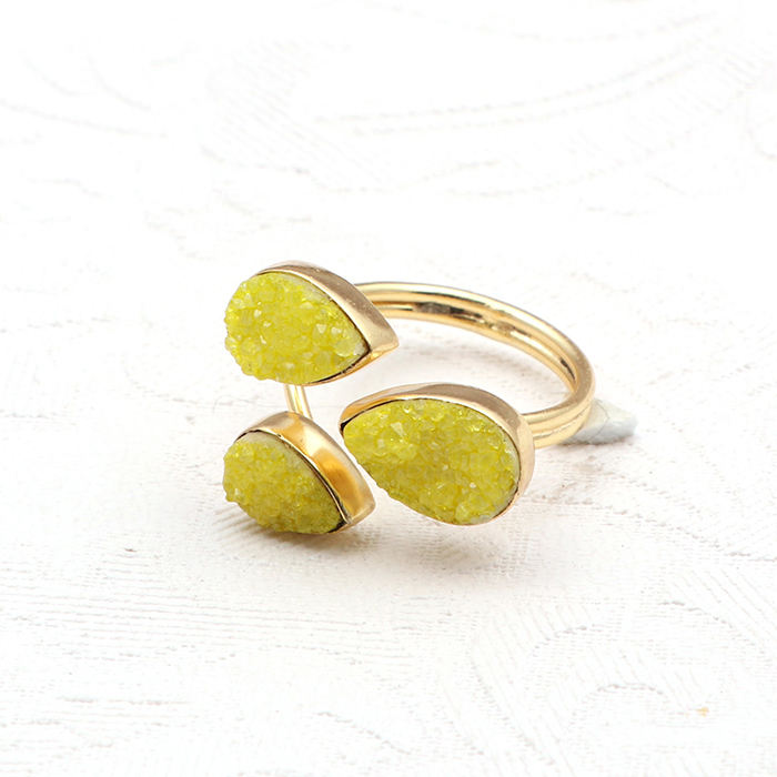 สีเหลือง