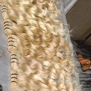 ผมต่อแบบเวฟสีบลอนด์ 613 แบบสกินเวฟ ผมแท้แบบเรมี่จากอินเดีย  จัดจำหน่ายโดยตรงจากโรงงาน  จัดเรียงเกล็ดผมให้เรียงตัวกัน - Product Image 4