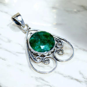 Vente en gros de pendentifs en argent sterling 925, bijoux fins avec pierres précieuses émeraude naturelles - Product Image 2