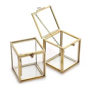 Caja de Joyería de Metal Ecológica con Diseño de Vidrio Hexagonal con Borde Dorado Rosa para Guardar Aretes y Recuerdos - Product Image 4