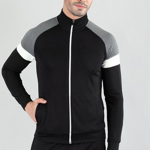 Sweat à capuche de sport Ensemble de jogging deux pièces Survêtements décontractés pour hommes Costumes d'hiver de sport personnalisés Costumes de jogging en polyester Survêtement noir pour hommes - Product Image 4