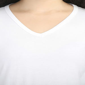 Camiseta de algodón suave personalizada para mujer Pedidos a granel disponibles con botón ecológico y decoración de diamantes para el verano - Product Image 2