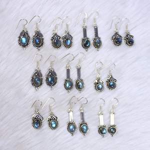 Pendientes colgantes de labradorita chapados en plata de estilo bohemio de diseñador, regalo de boda para novia o esposa - Product Image 6