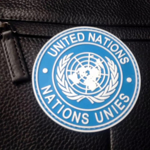 Sac à dos souple avec logo personnalisé chapeau couture 3D patchs en caoutchouc fabricant bricolage étiquette en silicone gaufré fer sur vêtements patchs en pvc - Product Image 3