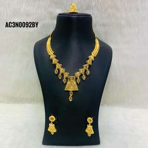 Parure de colliers, bijoux fantaisie d'un gramme en plaqué or pour femmes, parure de bijoux tendances - Product Image 1