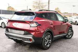 CLEAN 2024 K en una Sportage HEV GT-Line Auto FWD Volante a la derecha - Product Image 3