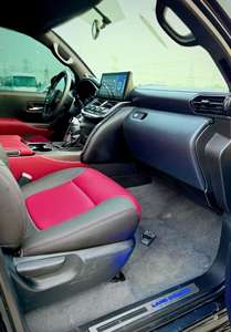 Toyota LandCruiser 2017 GXR V6 Facelift à 2025 LC300 Full Option d'occasion en excellent état - Product Image 2