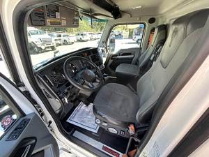 รถบรรทุกน้ำมัน/เชื้อเพลิง ปี 2021 รุ่น T680 ความจุ 4800 แกลลอน - Paccar 400 แรงม้า เกียร์อัตโนมัติ 12 สปีด ส่งออกถึงหน้าบ้าน - Product Image 2