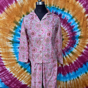 Vente en gros et fabrication ensemble pyjama à bas prix costume de nuit pour dames en coton ultra doux multicolore robe de bain - Product Image 1