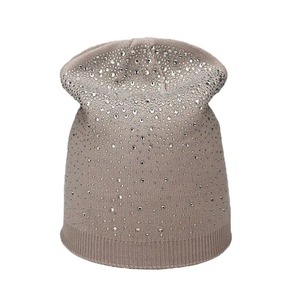 Servicio OEM, gorros personalizados de alta calidad, gorros para mujer, moda de invierno, diseño de diamantes de imitación, gorro impermeable con imagen elegante - Product Image 3