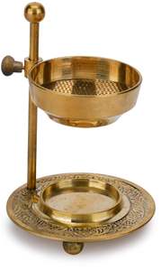 Quemador de incienso de latón bellamente diseñado para Bakhoor y Oud con una base resistente al calor para una experiencia aromática segura - Product Image 3