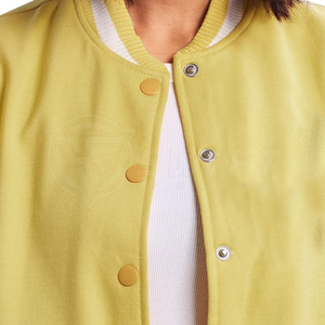 Blouson universitaire personnalisé pour femme – Hiver – Qualité supérieure – Design unique – Extérieur en coton tricoté respirant – Séchage rapide – Amovible - Product Image 4