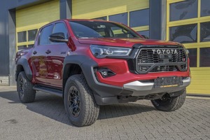 Toyota Hilux 2025 Automática Gasolina 4 Plazas Asientos de Cuero Luces LED 75k-100k Millas en Venta - Product Image 6