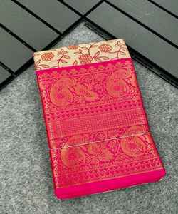 Saree en rayonne tendance avec motif géométrique, ajoutant une touche moderne à votre garde-robe. - Product Image 5