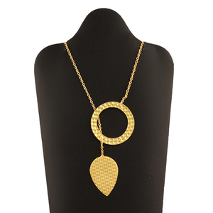 Ravissant bijoux plaqué or mat, breloques de créateur, pendentif, collier, lien classique, chaîne, pendentif, finition martelée, collier, bijoux - Product Image 5