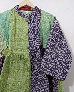 Chaqueta Kediya de algodón tejido Kantha indio hecha a mano, diseño acolchado bordado, tejido de punto transpirable, reversible, respetuoso con el medio ambiente - Product Image 4