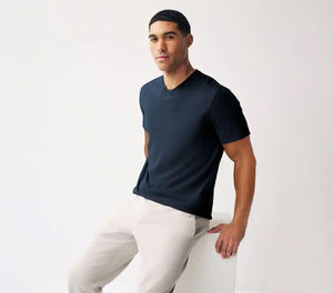 Camiseta clásica con cuello en V, camisetas de algodón para hombres, camisas en blanco de algodón suave para imprimir - Product Image 1