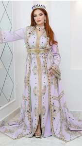 2025 @ Robe caftan algérienne traditionnelle violet clair avec perles de verre en cristal embellies, Dabka, perle, travail de zardozi en pierre - Product Image 2