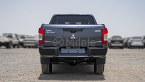 Mitsubishi L200 GLX DC 2.4L 4WD Diésel 2023 Usado, 6 Velocidades, Dirección Diésel, Automático, 6 Asientos, Cuero, Cámara Trasera, Euro III - Product Image 6
