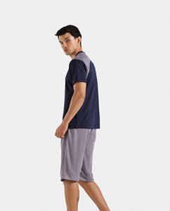 Pantalones cortos de correr grises versátiles perfectos para entrenamientos ropa casual y actividades al aire libre y sesiones de gimnasio - Product Image 2