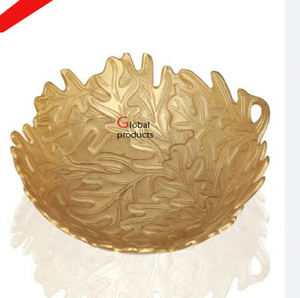 Offre spéciale Beau bol de service en métal en forme de feuille avec finition dorée pour hôtel, restaurant et bar - Product Image 1