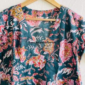 Hermoso Vestido Estampado Floral en Bloques de Algodón, Vestido para Uso Casual, Vestido Estampado a Mano - Product Image 1