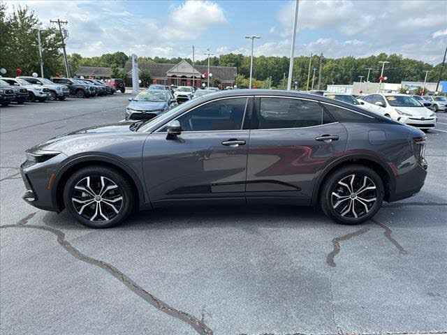 USED 2023 TOYOTA CROWN LIMITED AWD FOR SALE DOOR - DOOR DELIVERY
