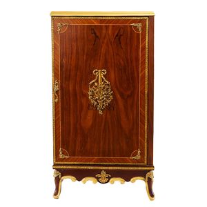 Armoire à chaussures haute de style français de luxe avec incrustations en bois élégantes, accents en laiton doré moulé à la main et pieds ornés pour hall de palais - Product Image 1