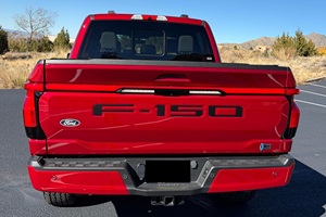 Ford F-150 Lighting Platinum Turbo 2024, Automático, Gasolina, con Luces LED, Techo Solar, Cámara Trasera de 360° - Product Image 4