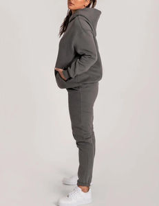 เซ็ตเสื้อสเวตเตอร์ขนแกะ2ชิ้นของผู้หญิงกางเกงวิ่งแฟชั่นที่มีความยาวเสื้อสั้นตามสั่ง - Product Image 4