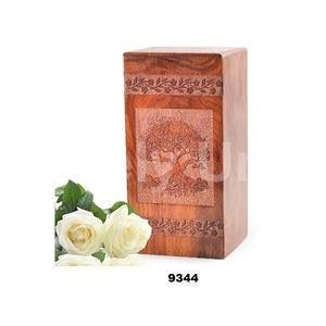 Sculpture à la main Arbre de vie Urne de crémation en palissandre pour cendres humaines Urne funéraire en bois avec sac en velours gratuit - Product Image 1