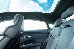 Audi RS e-tron GT 2024 con Sistema de Motor Dual Sincrónico y Transmisión Trasera de Dos Velocidades - Product Image 6