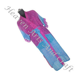 KL006 Kimono Sari Vintage de seda Floral antiguo, chaqueta de estilo largo, aspecto encantador, estilo bohemio, Kimono Sari Vintage, Chaqueta larga - Product Image 4