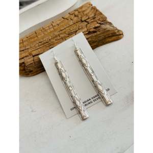 Boucles d'oreilles pendantes Navajo faites à la main en argent sterling, motif géométrique doré, tendance, or blanc, multi-pierres (perle, diamant, rubis) pour fêtes - Product Image 4