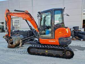 Chargeur de tracteur Kubota KX057-4 d'occasion à vendre avec des composants essentiels tels que le moteur, le palier, la pompe, la boîte de vitesses, le PLC, l'engrenage - Product Image 5