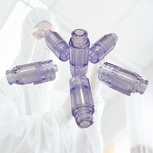 Connecteur de transfert de fluide pour les procédures de radiologie